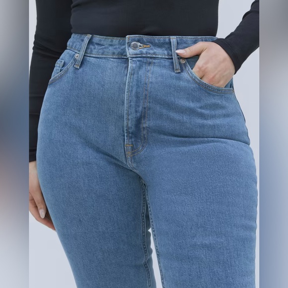 NWT Everlane The Original Curvy Cheeky® Jean Size 30 Inseam 28.5” - Picture 3 of 8